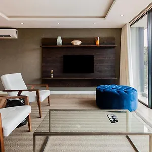 https://warwick-30c.hotels-capetown.com